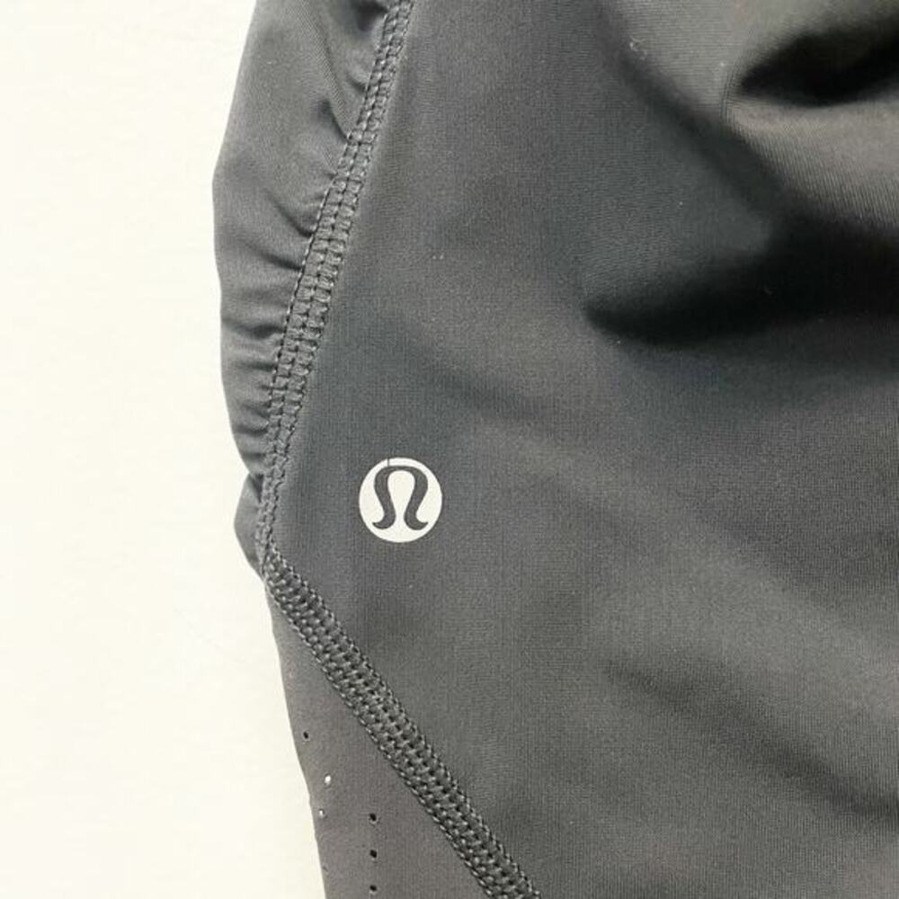 Lululemon Women's Black Ruched Sides Cropped Leggings Size 4 - Picture 4 of 5